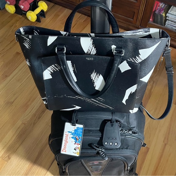 TUMI Sinclair large Camila tote - Picture 14 of 16